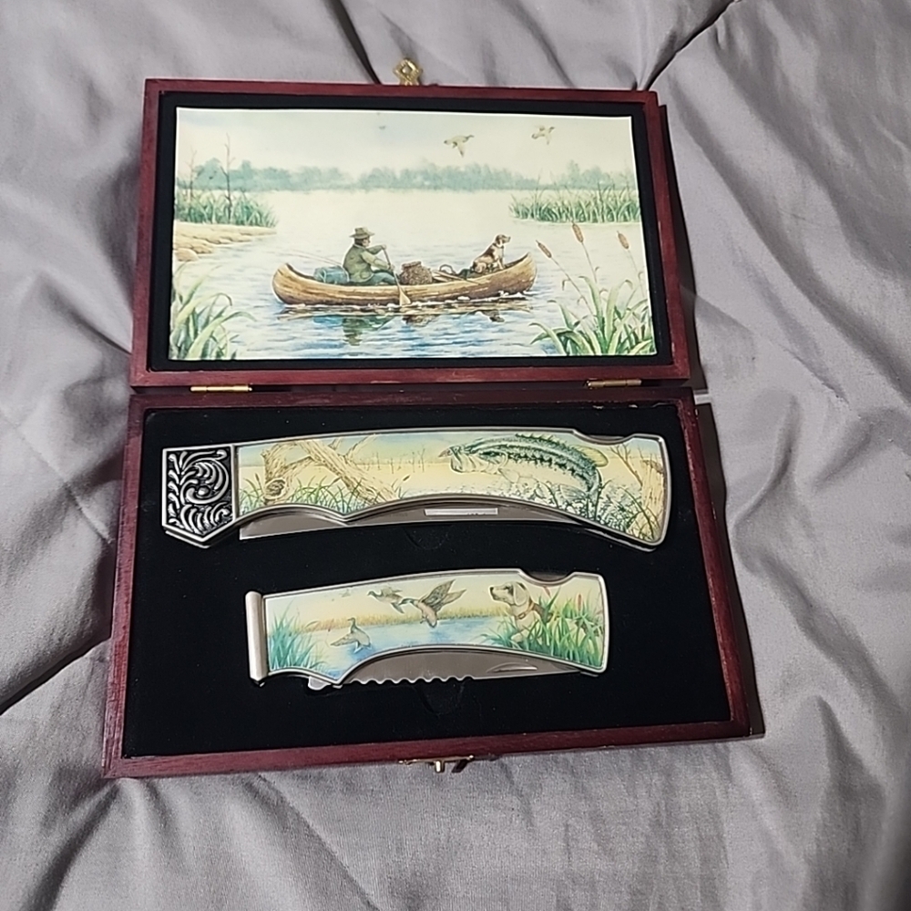 Vintage fishing/hunting themed knife set Of 2, Collector's Edition.